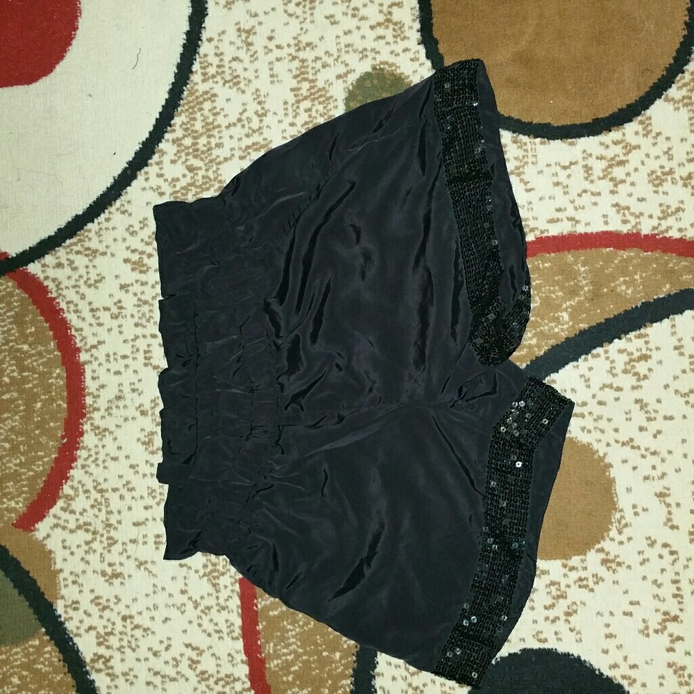 Shorts medium women sequin black short euc size 5